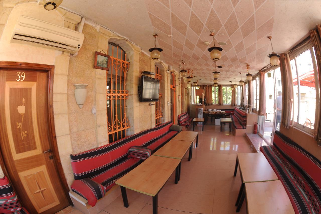 Palm Hostel Jeruzalem Buitenkant foto